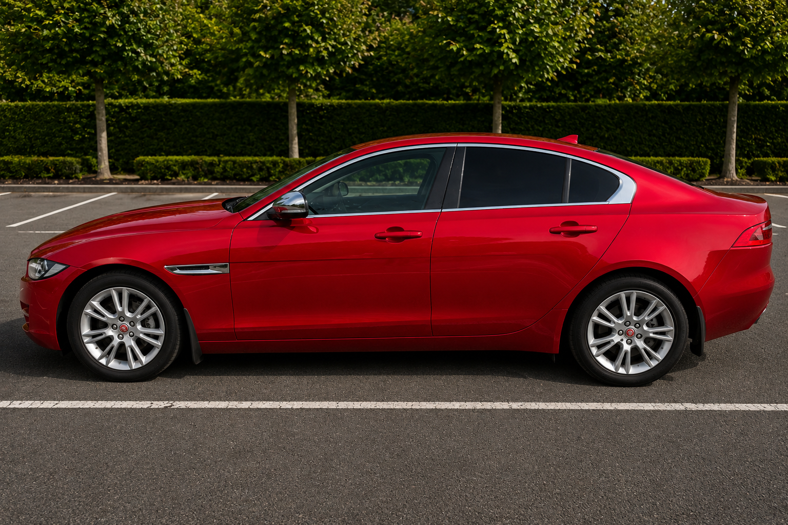 Jaguar XE photo 4